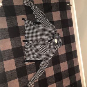 Black and blue Cropped flannel shirt